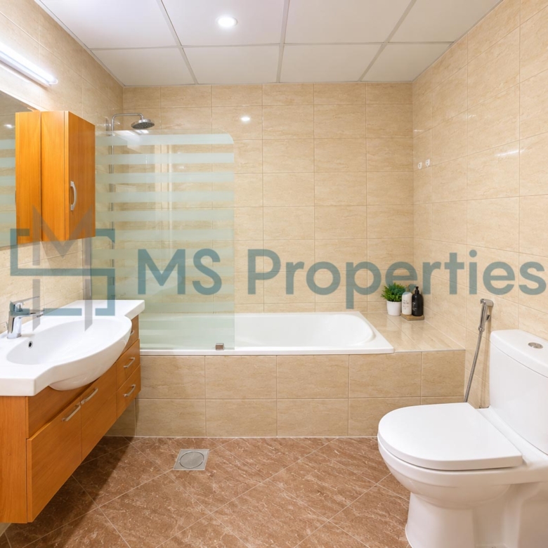 Cozy and Bright Studio Apartment in Fox Hills