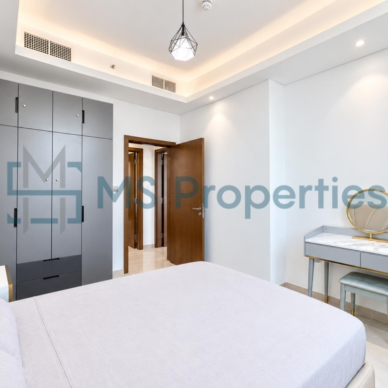 Modern 2 BDR Furnished with Balcony Beautiful View