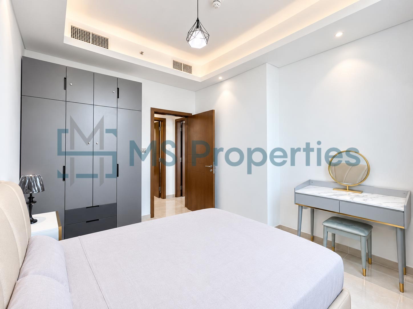 Modern 2 BDR Furnished with Balcony Beautiful View