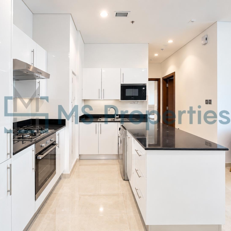 Modern 2 BDR Furnished with Balcony Beautiful View