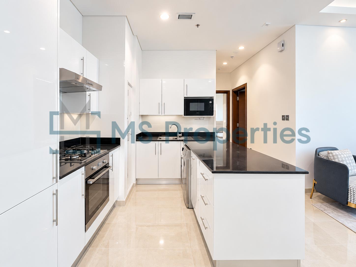 Modern 2 BDR Furnished with Balcony Beautiful View