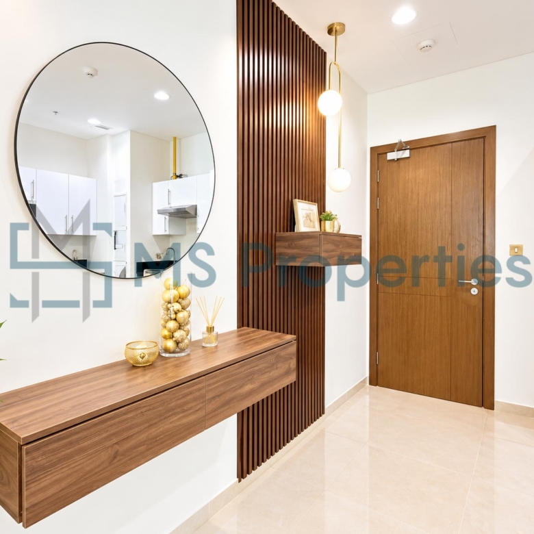 Modern 2 BDR Furnished with Balcony Beautiful View