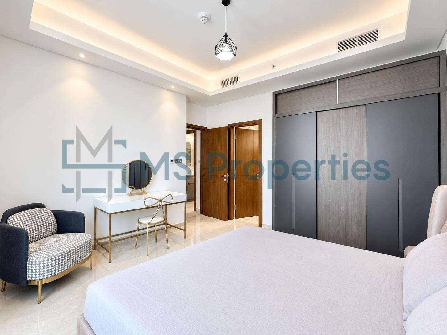 Modern 2 BDR Furnished with Balcony Beautiful View