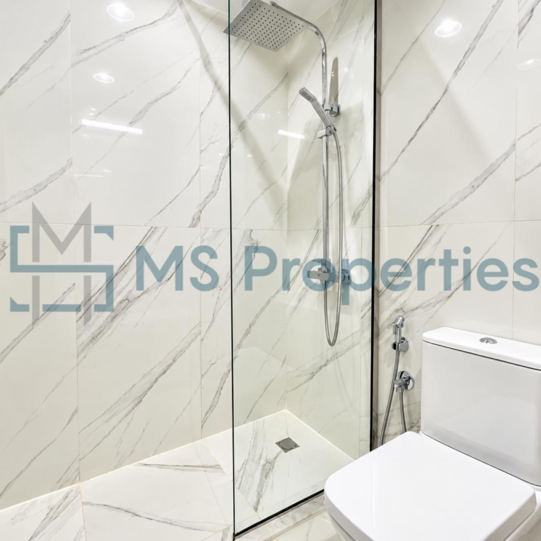 Modern 2 BDR Furnished with Balcony Beautiful View