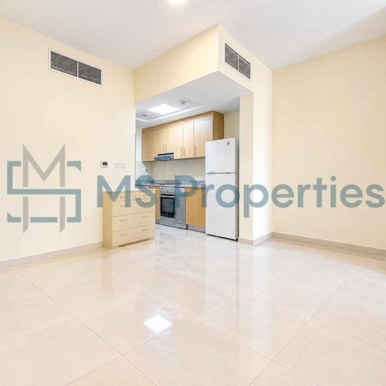 Charming & Stylish Studio Apartment in Fox Hills