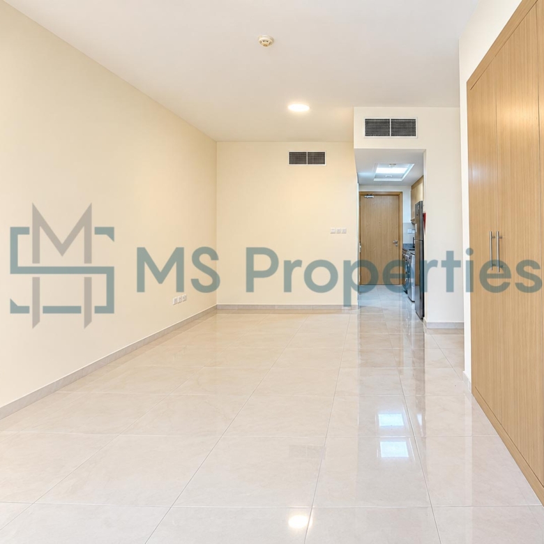 Charming & Stylish Studio Apartment in Fox Hills