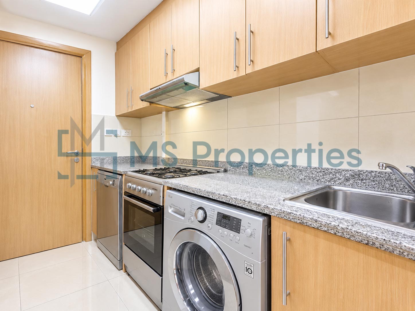Charming & Stylish Studio Apartment in Fox Hills