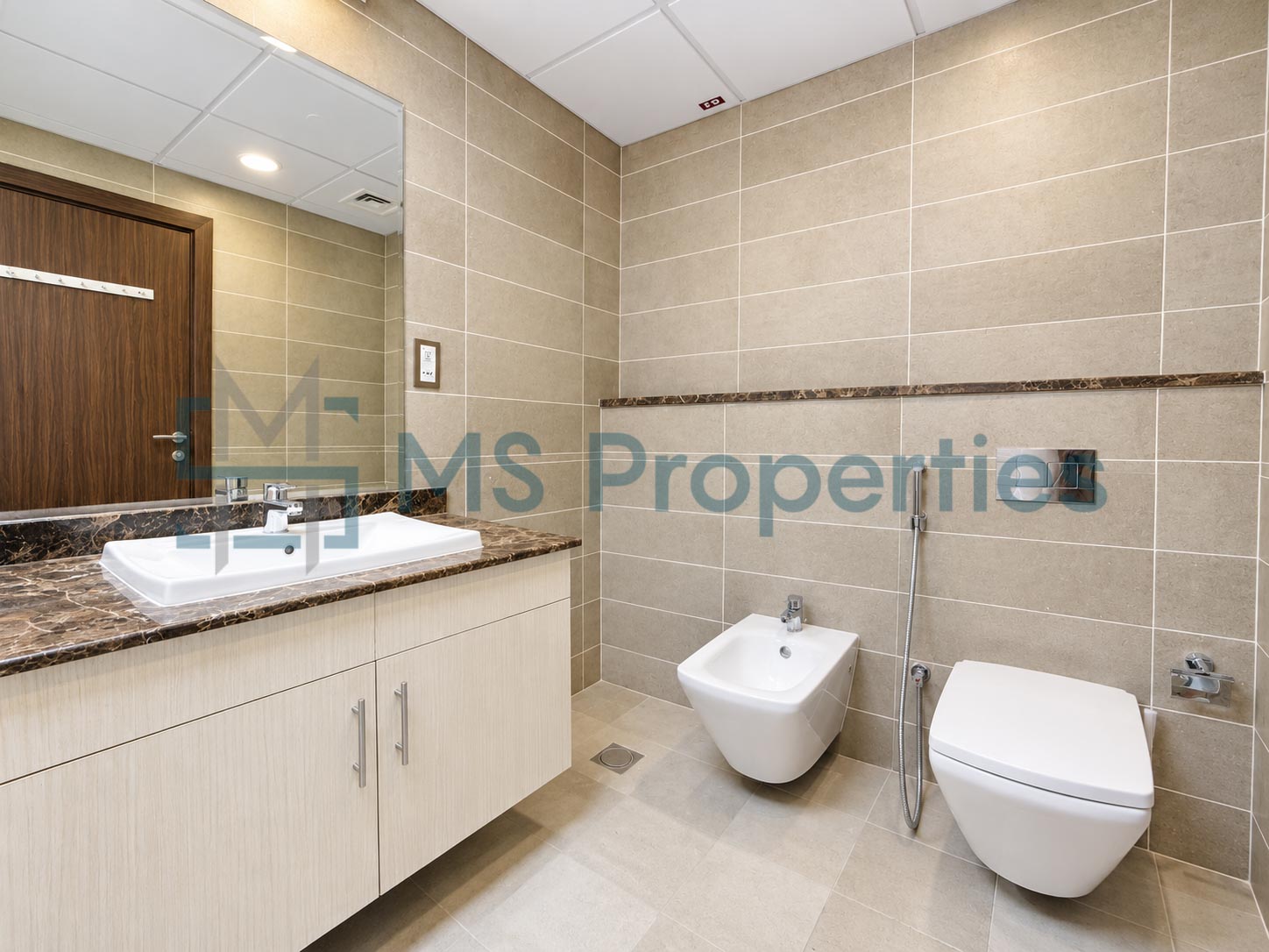 Luxurious 1 BHK Furnished with Balcony Amazing View