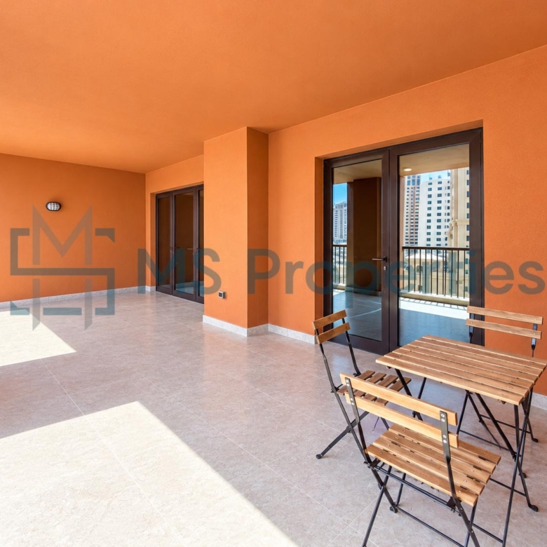 Luxurious 1 BHK Furnished with Balcony Amazing View