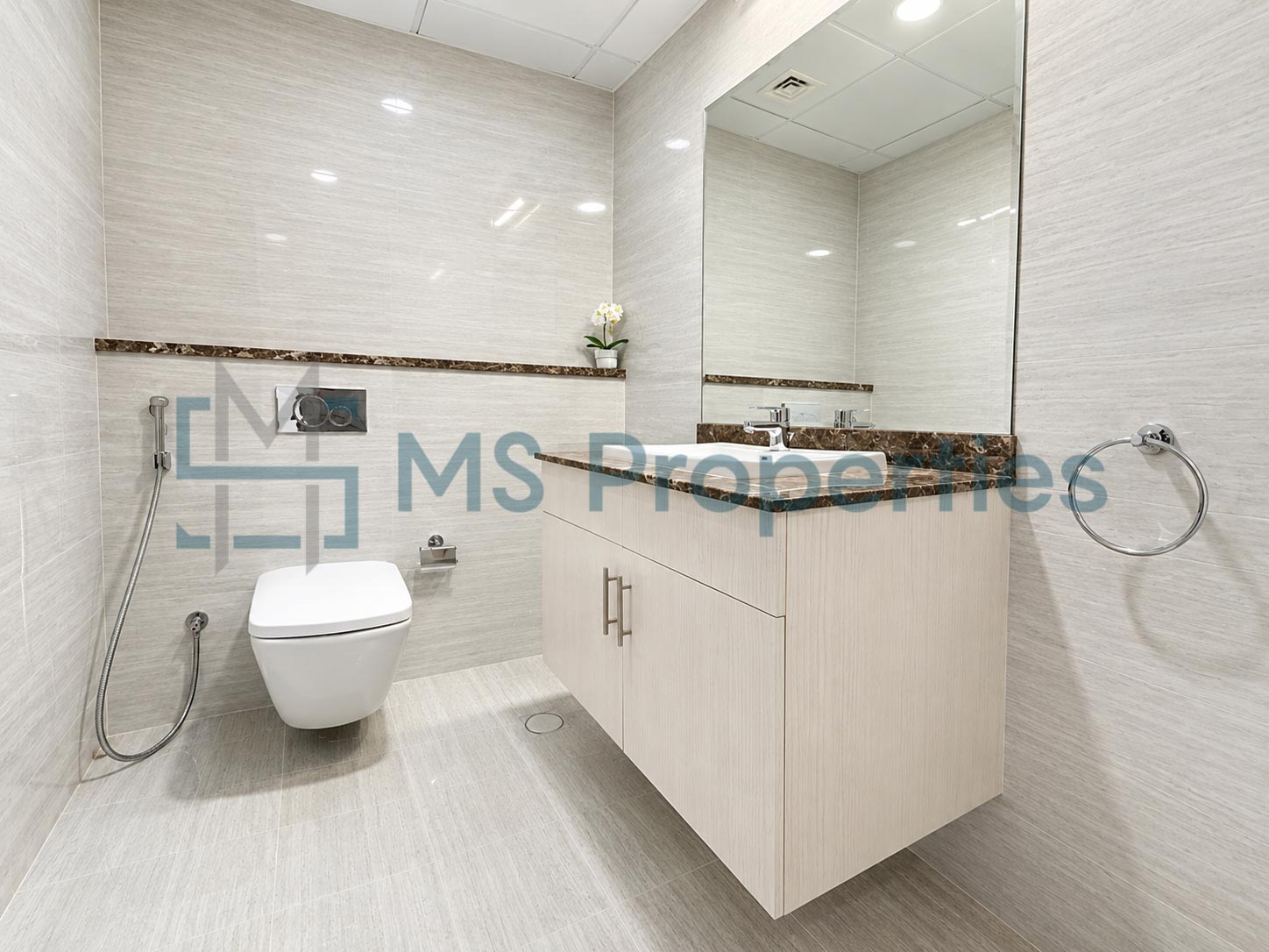 Luxurious 1 BHK Furnished with Balcony Amazing View