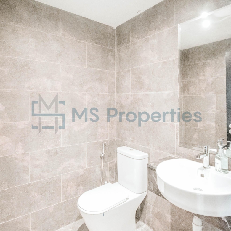 Stunning 2 BHK Apartment with Marina Sea View Balcony