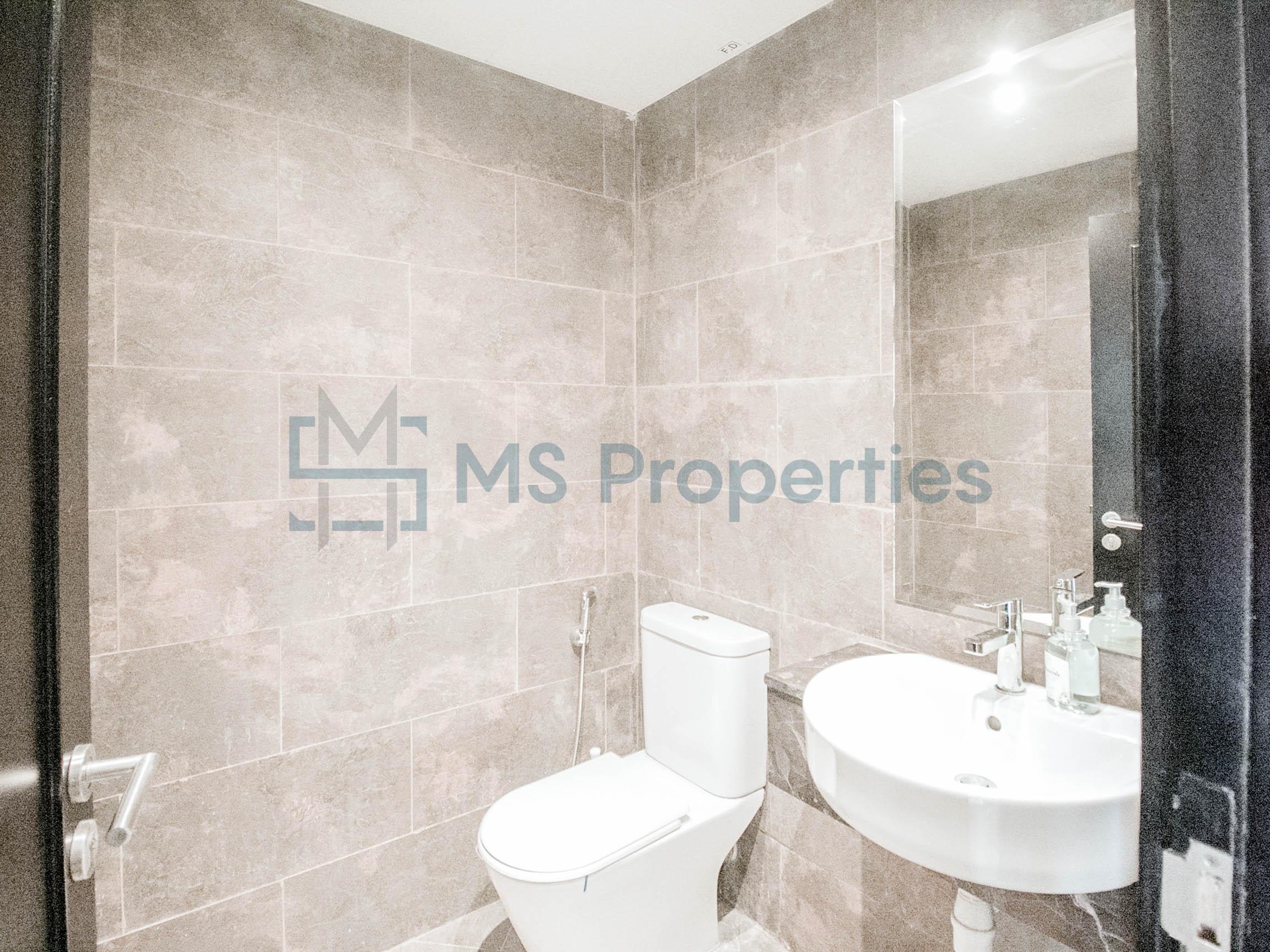 Stunning 2 BHK Apartment with Marina Sea View Balcony