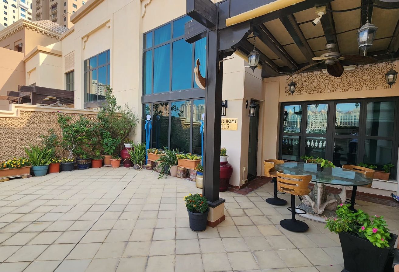 High End 4BHK + Maid Town House +Full Marina View