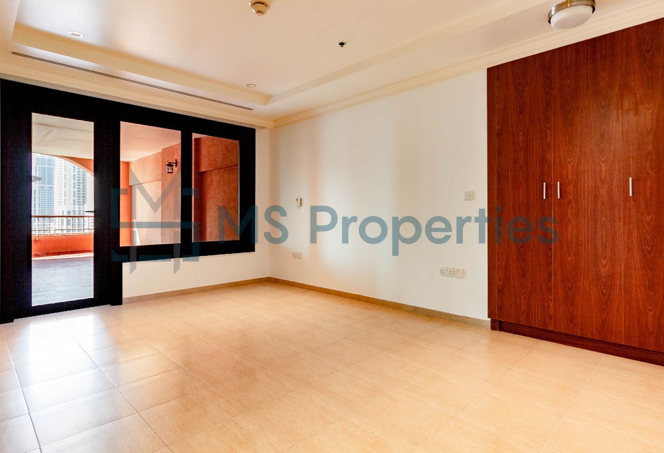 Stunning | Spacious 2 BHK Apartment with Amazing View | Bills Included