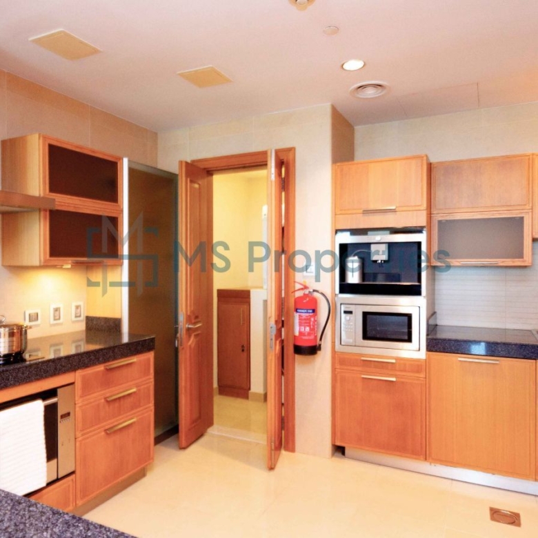 Amazingly Stunning 3 BHK Apartment | Marina View | Bills Included