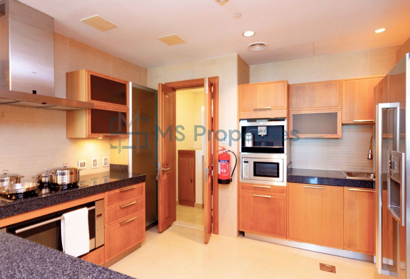 Amazingly Stunning 3 BHK Apartment | Marina View | Bills Included