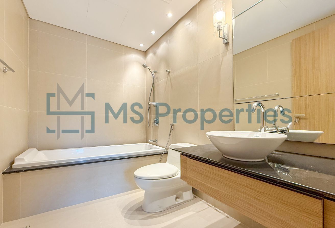 Charming 2 BHK Townhouse | Balcony | Beautiful Sea View