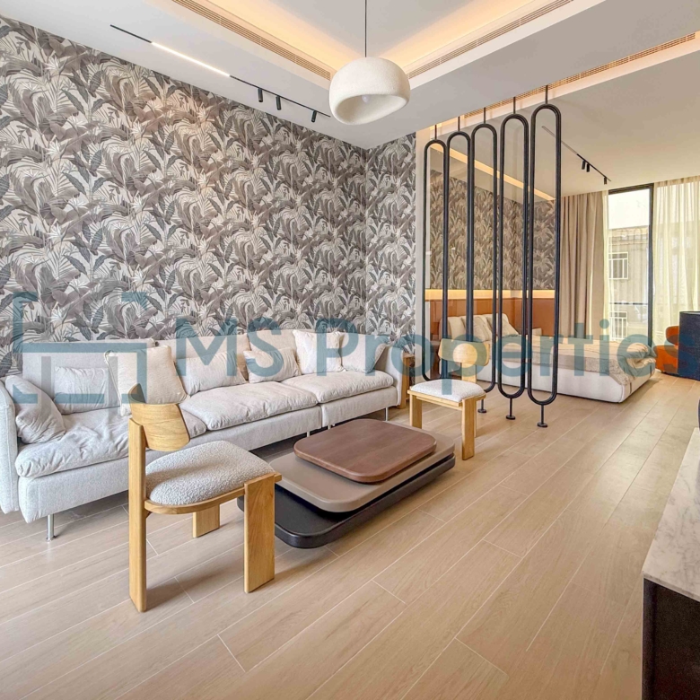 Brand New Luxurious 4Bedroom Villa with Backyard and Pool