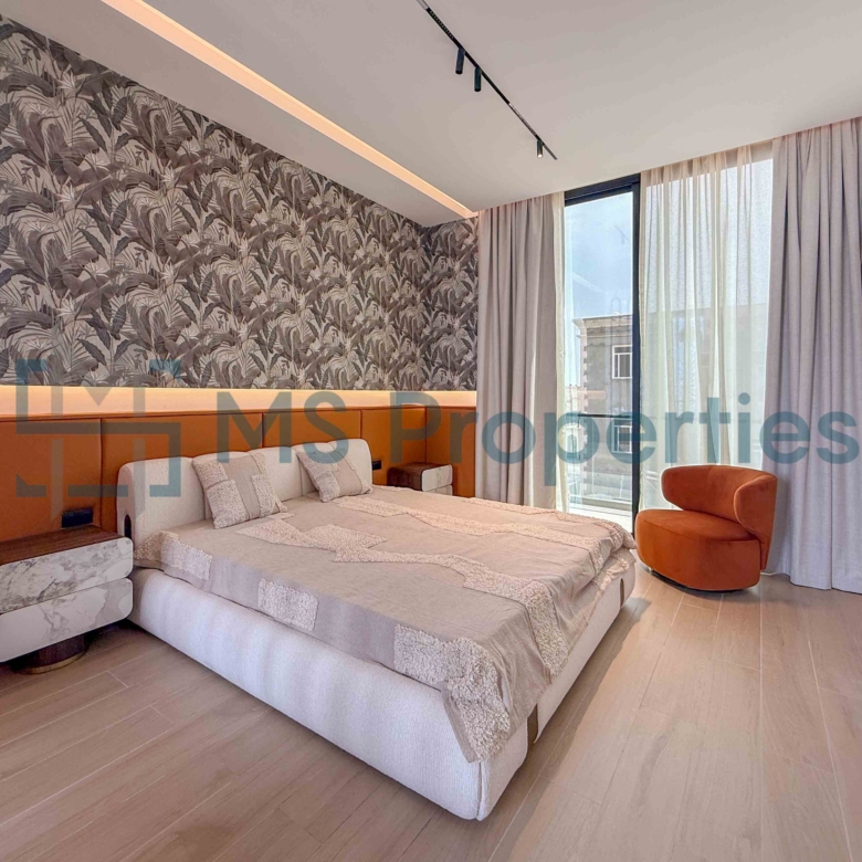 Brand New Luxurious 4Bedroom Villa with Backyard and Pool
