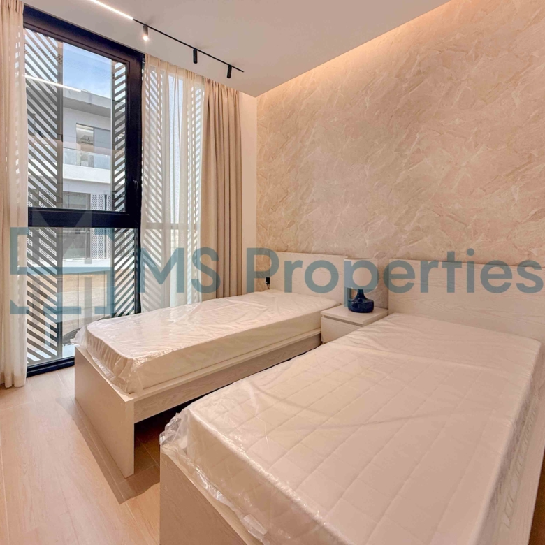 Brand New Luxurious 4Bedroom Villa with Backyard and Pool