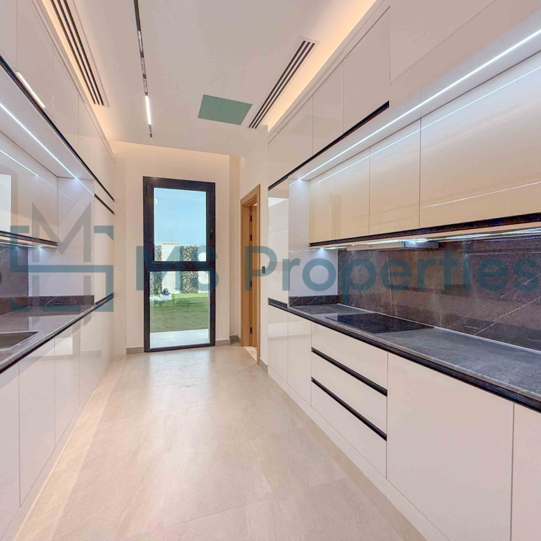 Brand New Luxurious 4Bedroom Villa with Backyard and Pool