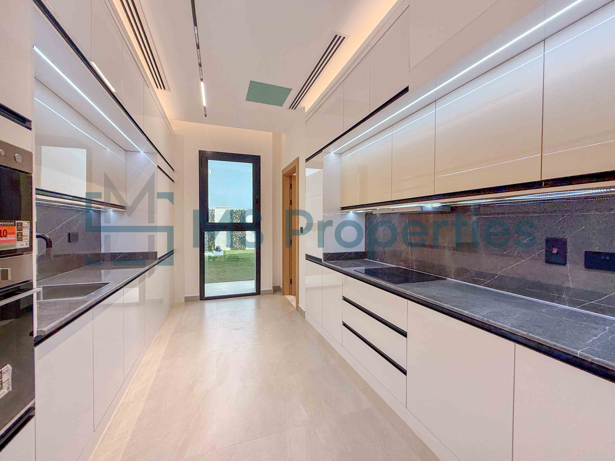 Brand New Luxurious 4Bedroom Villa with Backyard and Pool