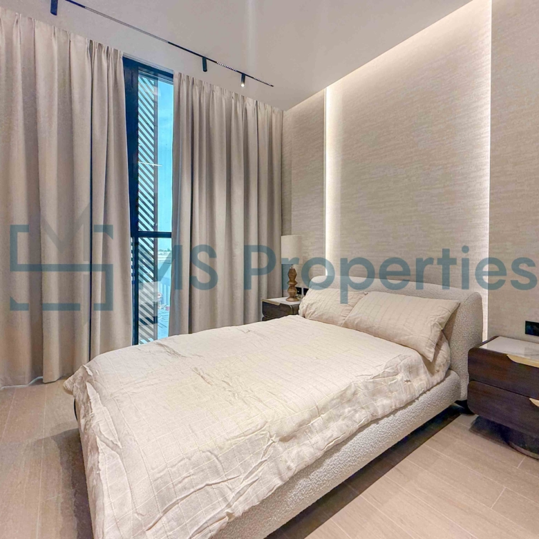 Brand New Luxurious 4Bedroom Villa with Backyard and Pool