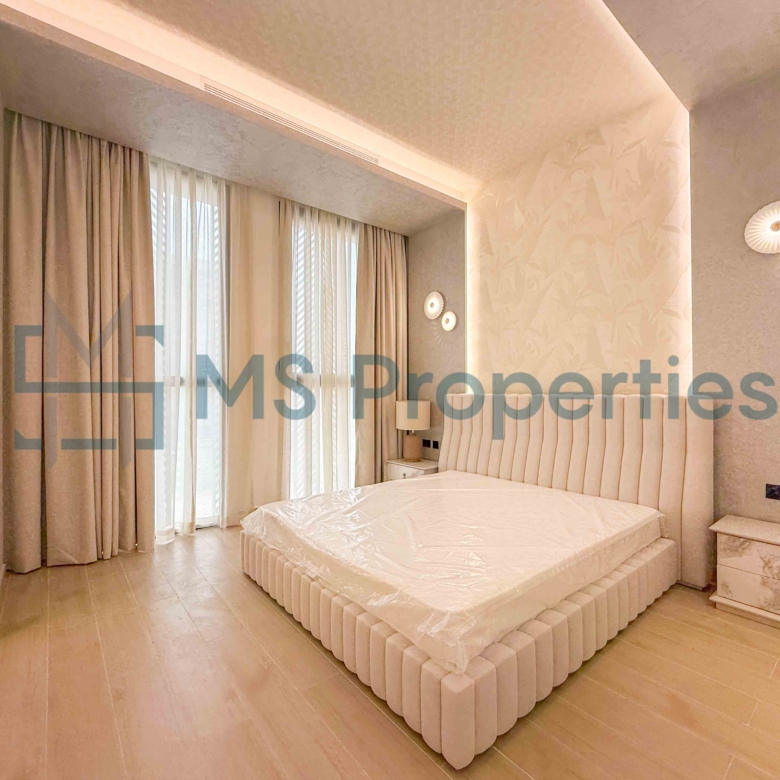 Brand New Luxurious 4Bedroom Villa with Backyard and Pool