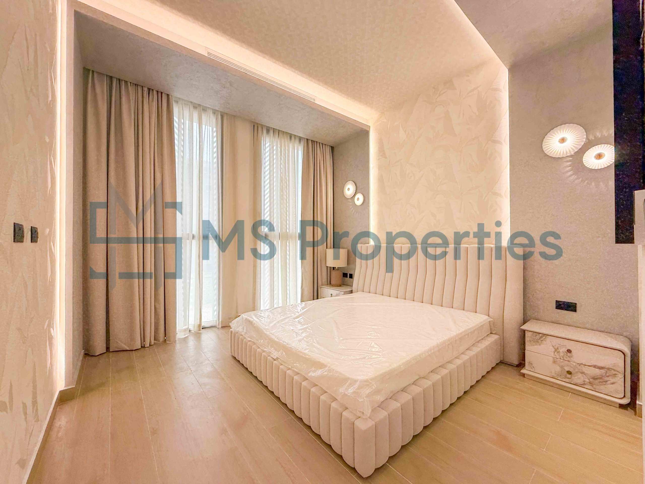 Brand New Luxurious 4Bedroom Villa with Backyard and Pool
