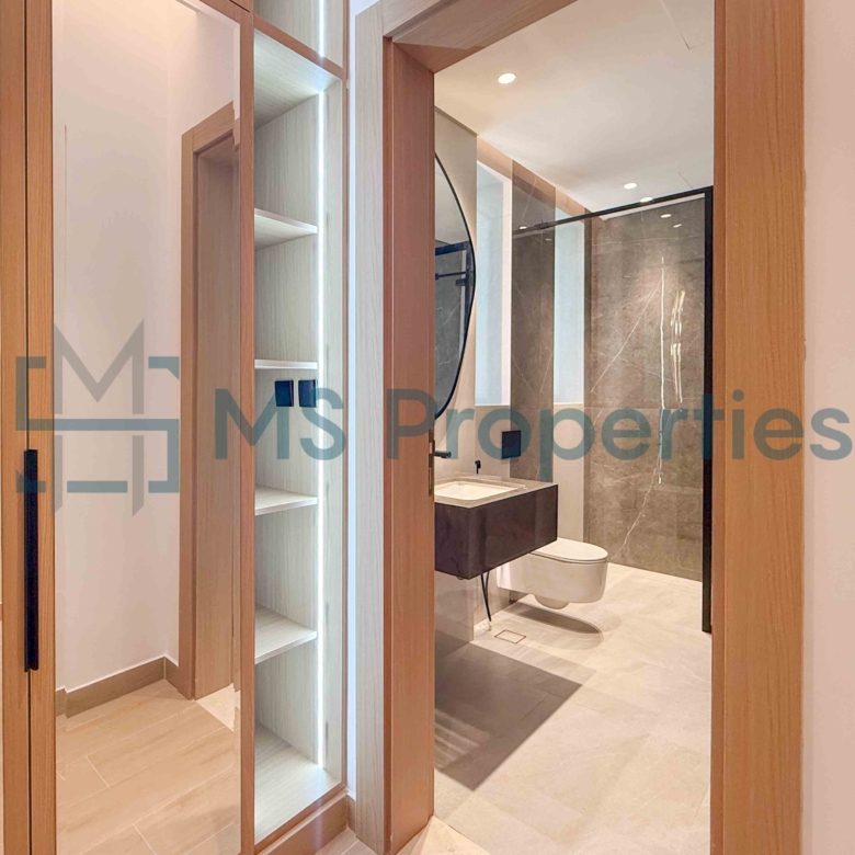 Brand New Luxurious 4Bedroom Villa with Backyard and Pool