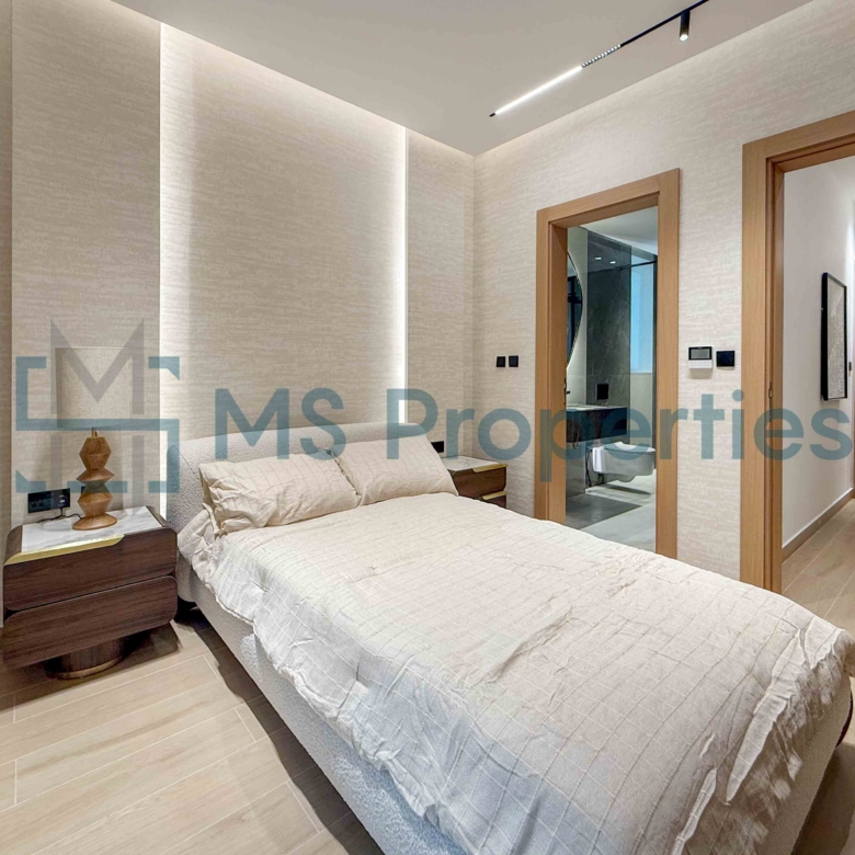 Brand New Luxurious 4Bedroom Villa with Backyard and Pool