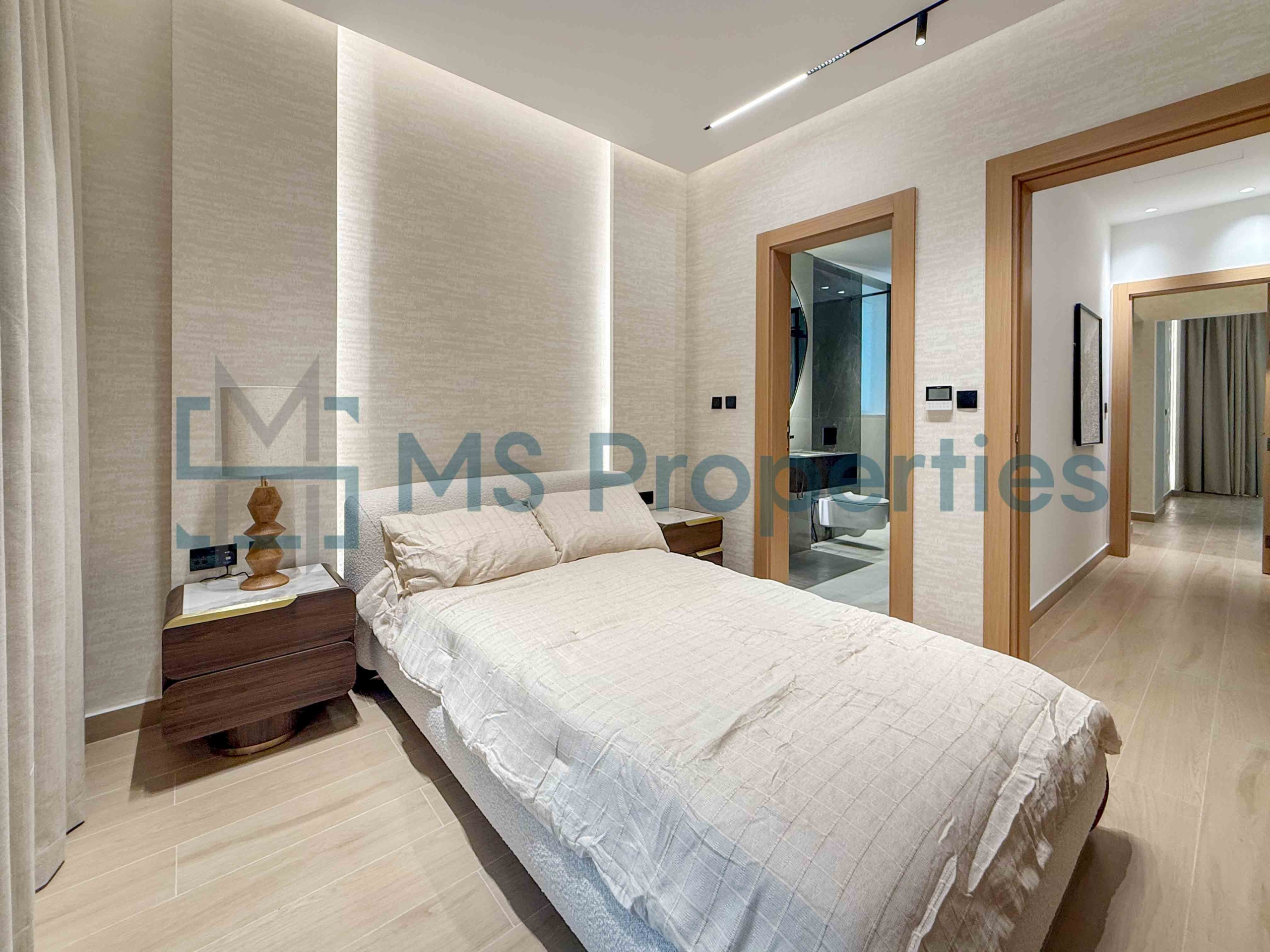 Brand New Luxurious 4Bedroom Villa with Backyard and Pool